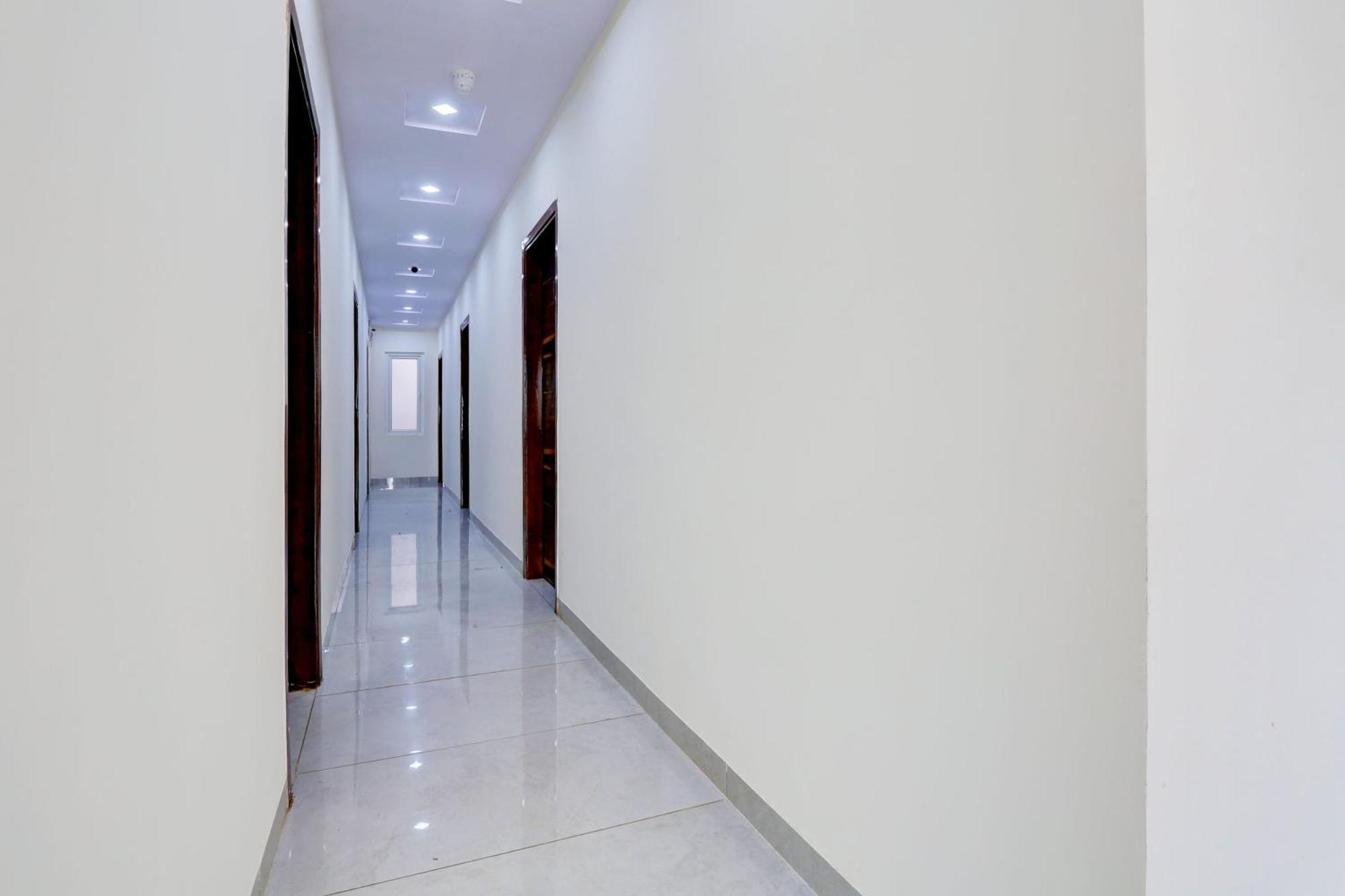 O Sunshine Hotel Delhi (National Capital Territory of India)