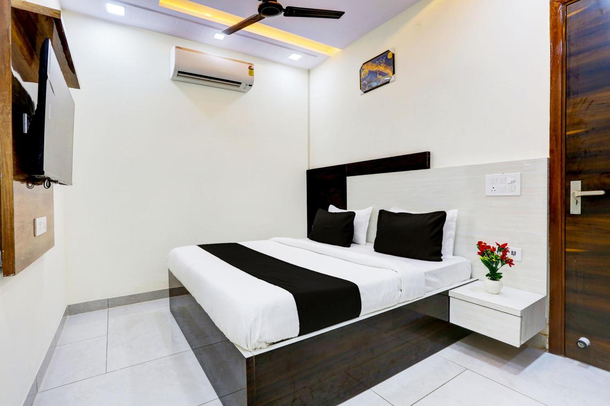 O Sunshine Hotel 3*