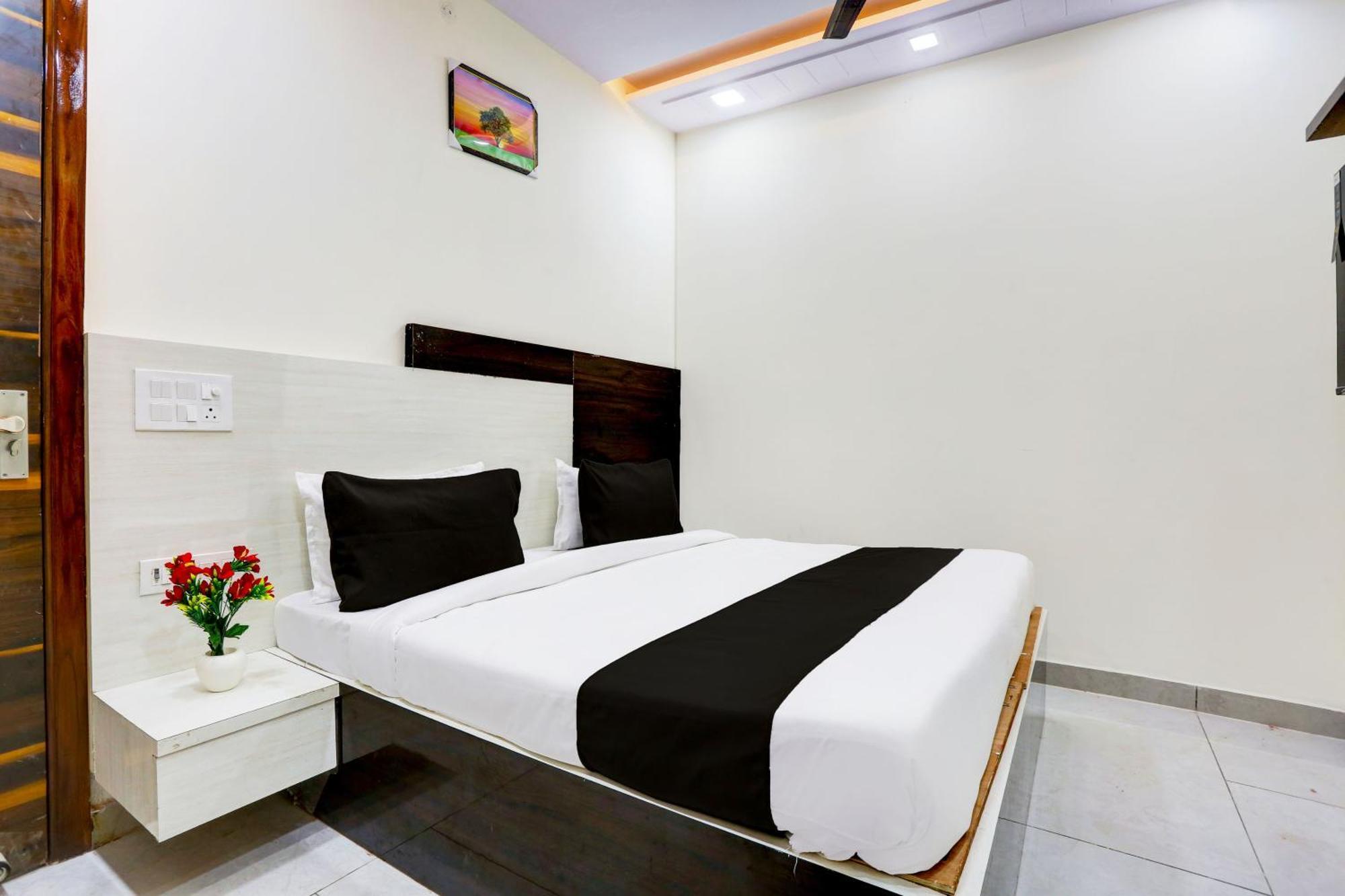 O Sunshine Hotel Delhi (National Capital Territory of India)